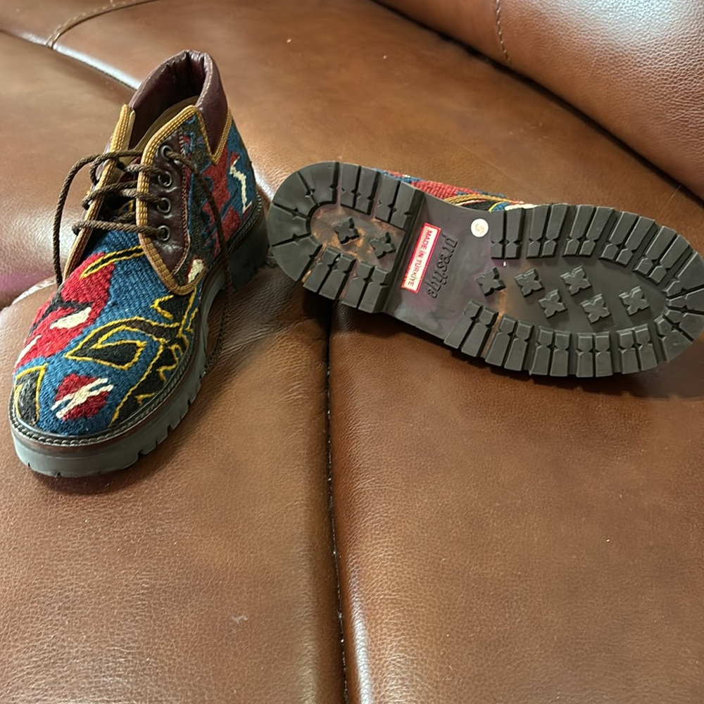 100% Leather & 100 Wool Ankle Boots